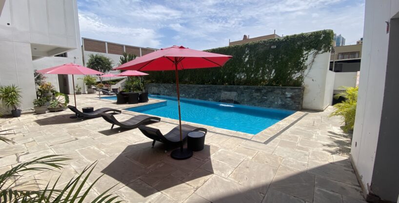 Amplio Departamento con Linda Vista al Golf y Areas Comunes